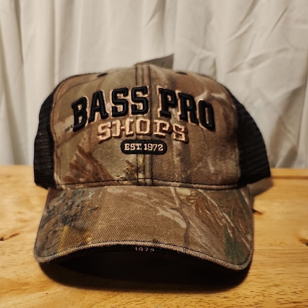 Bass Pro Shops RealTree Camo Sliderback Trucker Hat - New